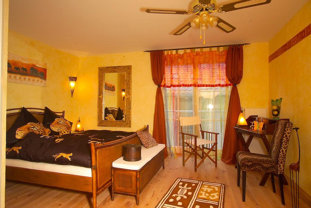 Cleo'S Hotel Кальштадт Номер фото