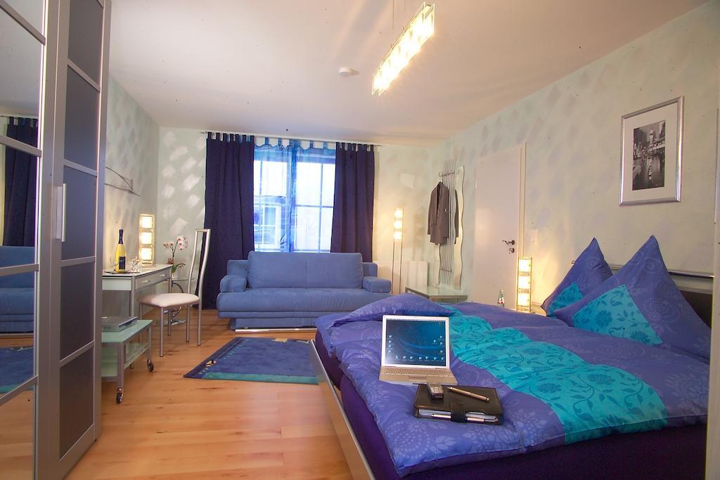 Cleo'S Hotel Кальштадт Номер фото